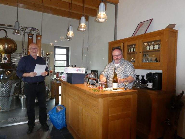 Weinreise zum Weingut Carl Freudenberg - Klaus Rössler und Georg Bielig bei der Weinprobe Foto: Dr. Silva Daus